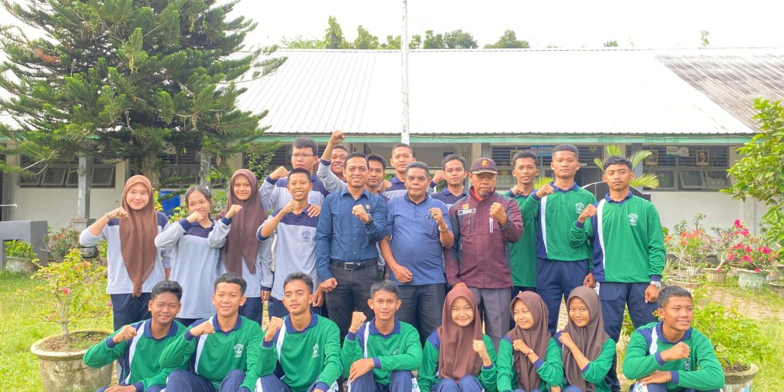 Kapolsek Dolok Masihul Laksanakan Perogram Police Go To School Di SMAN 1 Dolok Masihul